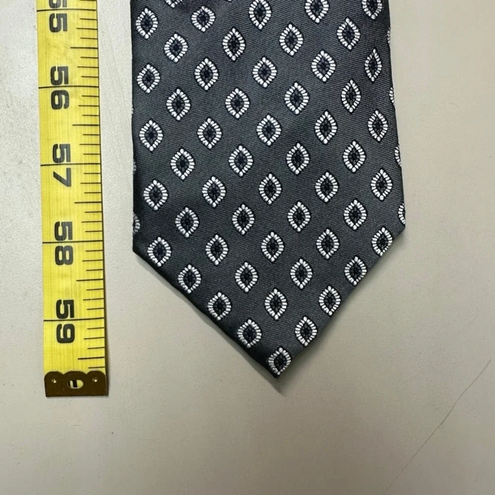 Jos. A. Bank Executive Collection Silk Tie Gray Geometric Diamond Pattern 3.25